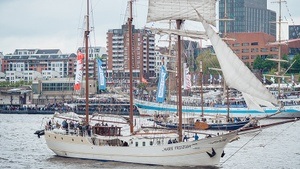 Segeltörn zur Auslaufparade zum Hamburger Hafengeburtstag