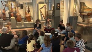 Familienzeit im GRASSI - Öffentliche Führung durch das Musikinstrumentenmuseum