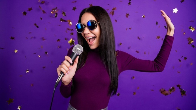 Karaoke Disco Special @ Flashbacks mit Liebe (Neujahrstanz im Frannz)