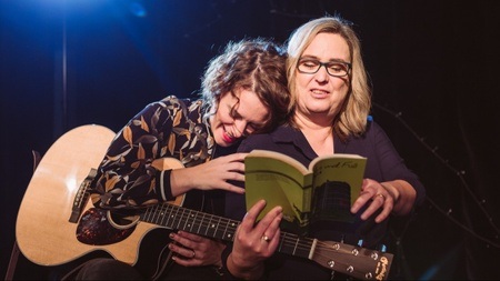 Anne Bax liest und Anika Auweiler singt Lesung & Konzert