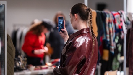 FABRIC FLEA MARKET, komm zum Nachtflohmarkt und kaufe Second-Hand-Stücke im Future Fashion Lab.