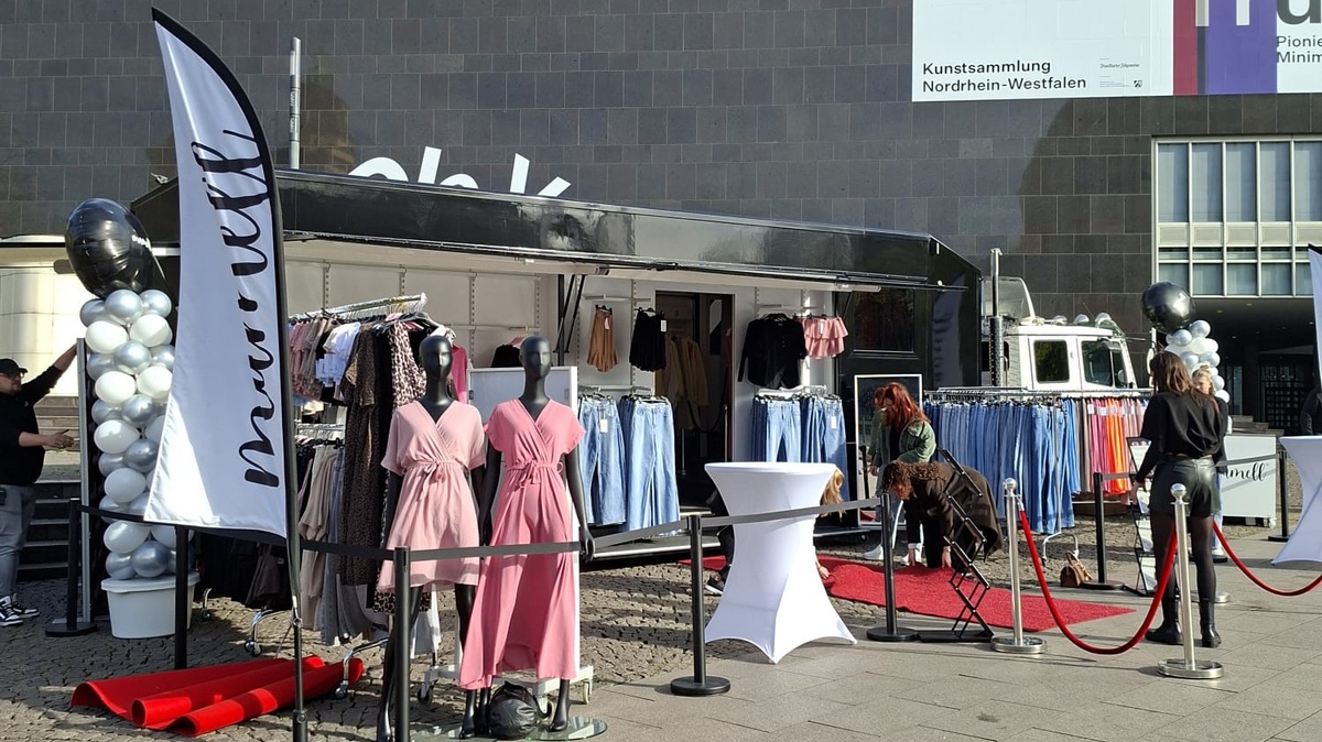 Modeboutique auf vier Rädern: mamell-Showtruck in Delmenhorst