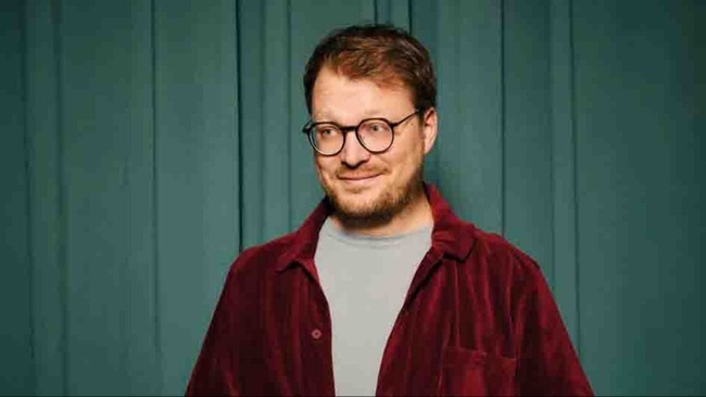 Maxi Gstettenbauer: KOMPLETT ABSURD