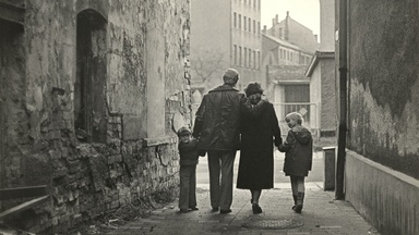 Aus der Kuchengartenstraße nach Grünau. Eine fotografische Dokumentation von Karla Voigt (3.6. – 22.9.2026)