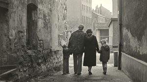 Aus der Kuchengartenstraße nach Grünau. Eine fotografische Dokumentation von Karla Voigt (3.6. – 22.9.2026)