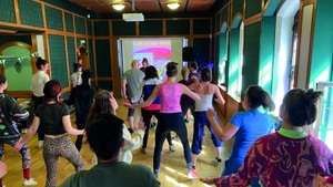 AEOROBIC IM GRASSI - Call on me!