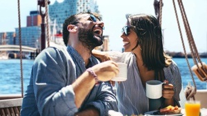 Brunch unter Segeln am Ostersonntag auf der Elbe