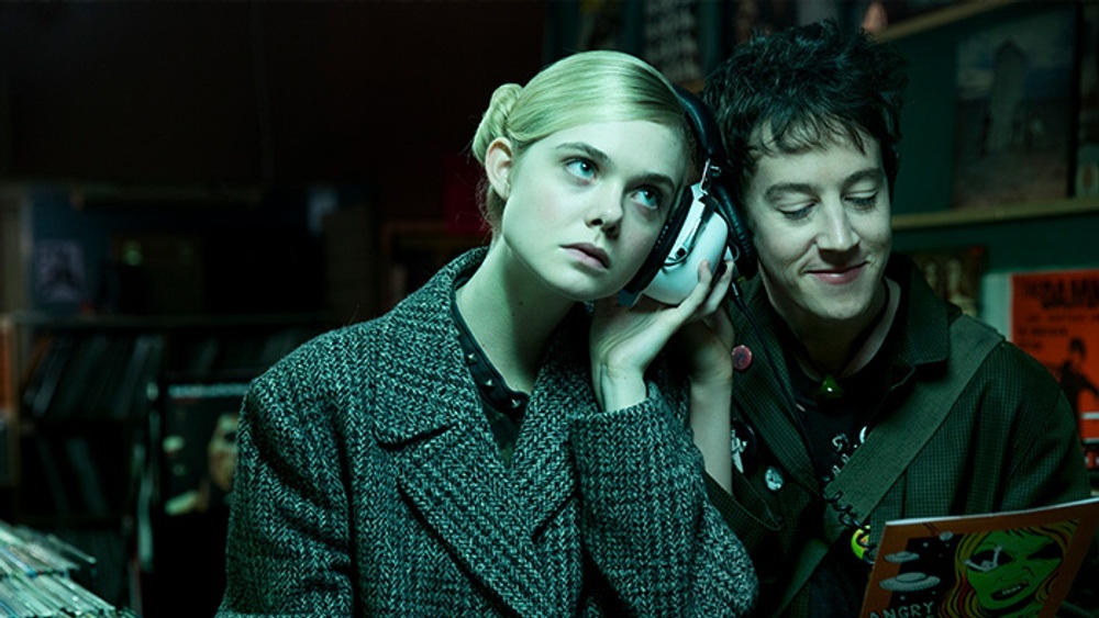 »Late Night Cult Movies« November: How To Talk To Girls At Parties