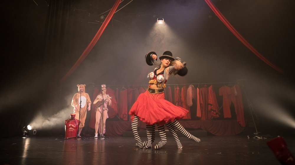 Barbaren Barbies: A Wild Women Circus