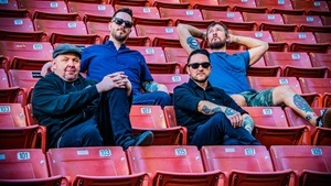 AUTHORITY ZERO (Ska Punk / Arizona) mit MAKEWAR (PunkRock / Brooklyn) & CHASER (Melodic-Skate-Punk / Orange County)