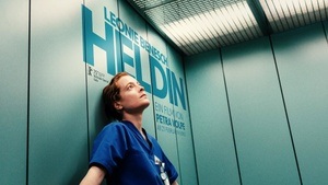 Heldin (DF, engl. UT) im Freiluftkino Insel in den Atelier Gardens