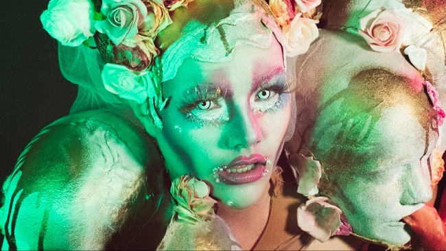 Drag Makeup-Workshop mit Alexander Cameltoe