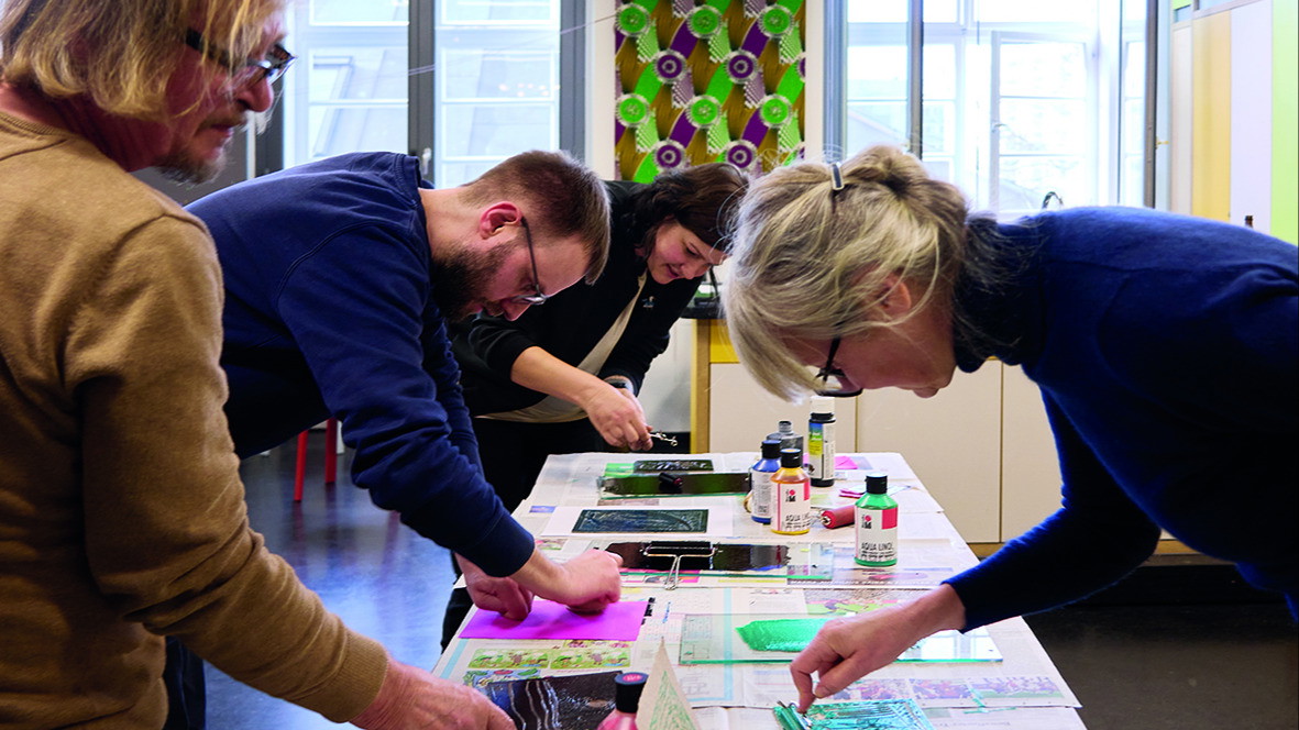 CREATIVE AFTERWORK: „Shades of Blue“ – Färben mit Indigo & Shibori