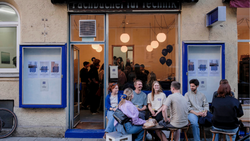 DON, Galerie + Exposé + Tagesbar