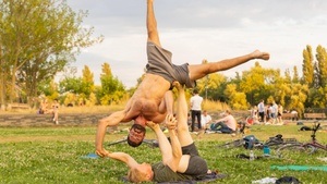 Acroyoga & Handstand Workshop