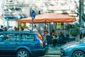GRILLEN, DRINKS UND DJ FRANK