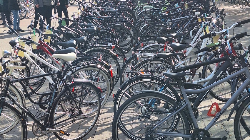 Fahrradmarkt "Fietsenbörse" mit über 600 Fahrrädern
