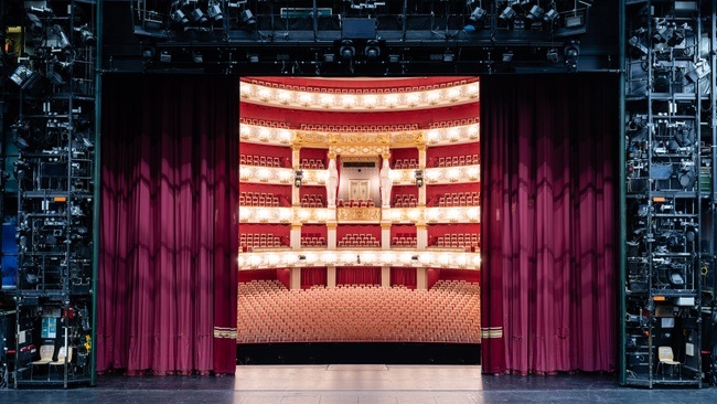 FÜHRUNG DURCH DAS NATIONALTHEATER