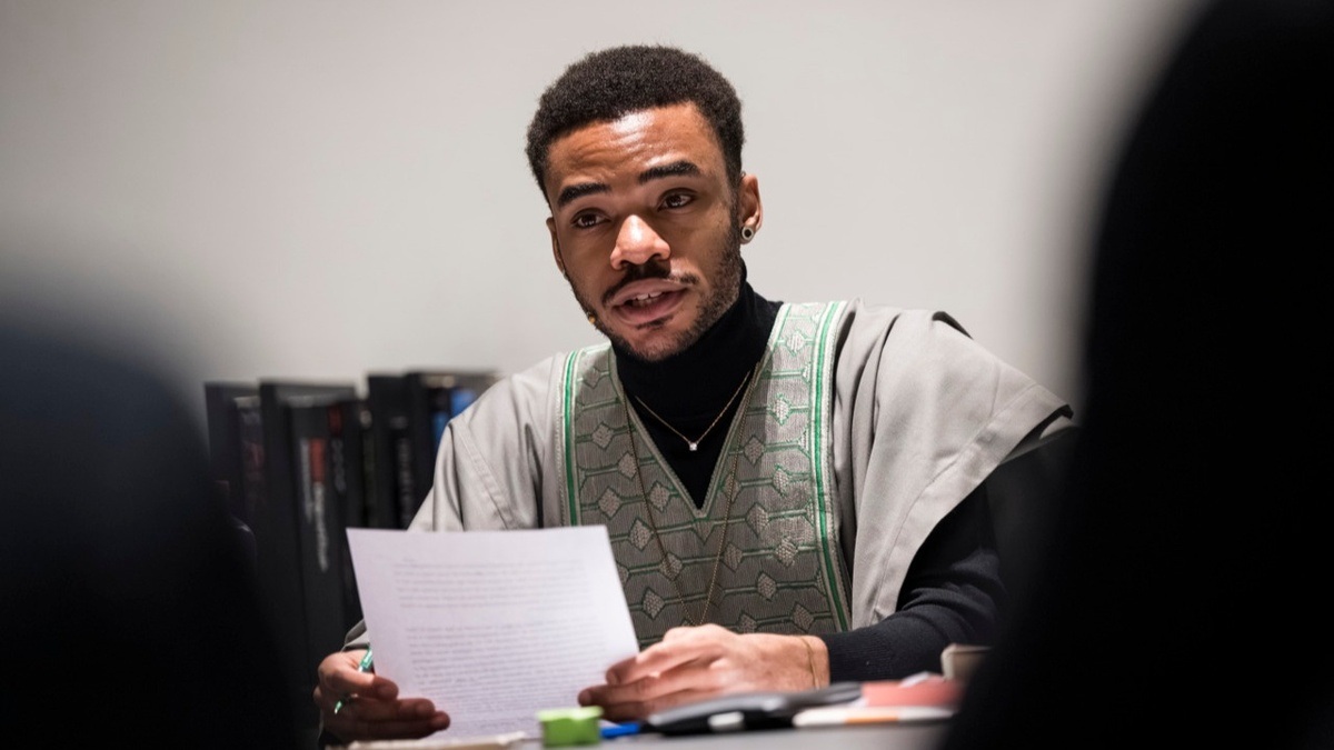 Dort wo keine Tür ist. Ein Gespräch mit Logan February