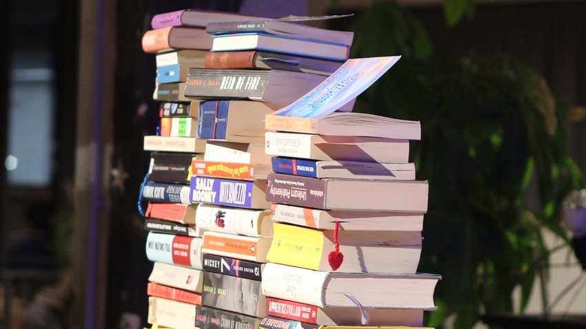 Silent Book Club-Treffen im B-Side Café