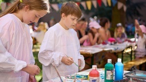SOMMER IM GRASSI: CREATIVE AFTERWORK - Papier schöpfen