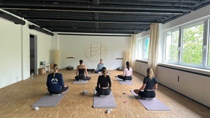 Yoga & Lunch: Revitalisiere dich in der Mittagspause