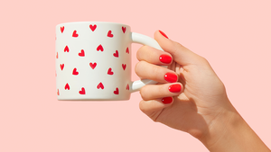 Porzellan-Tasse bemalen