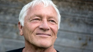 Lesung: "Jeder ist wer" von Josef Brustmann