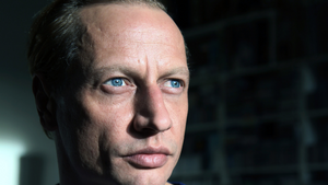 ZWEI, DREI BLAUE AUGEN. Lesung mit Schauspieler und Autor Victor Schefé