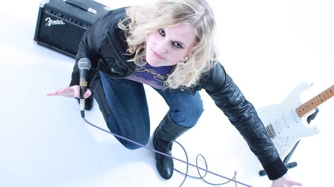 Couch & Konzert - Teneja - Voice meets Guitar