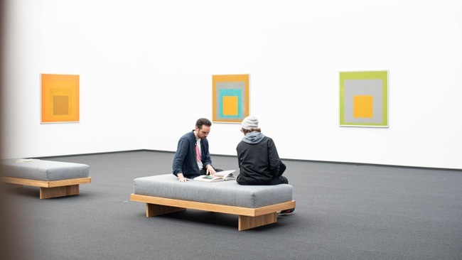 Kurzmeditation "Eintauchen in Kunst" im Josef Albers Museum