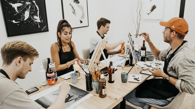 Malparty / Sip and Paint