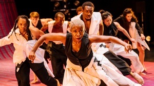 MOUVOIR / Stephanie Thiersch & École des Sables / Alesandra Seutin, UNTIL THE BEGINNINGS