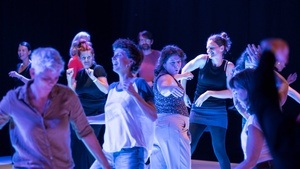 Folk Dance Party 2.0: von Hannah Shakti Bühler und Simon Mayer