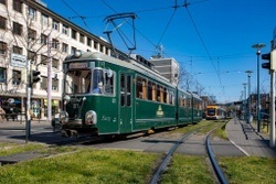 Treffpunkt: Stadtrundfahrt mit der historischen Straßenbahn "Sixty"