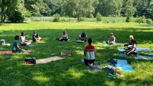Outdoor Yoga im Beethovenpark