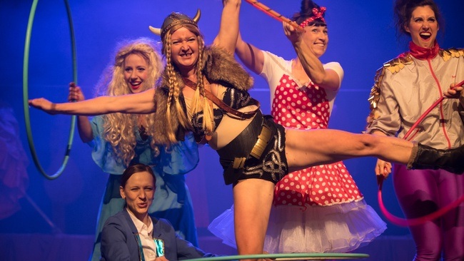 A WILD WOMEN CIRCUS | Barbaren Barbies