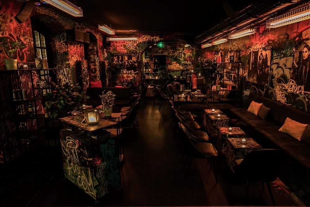 THE NEW YEAR'S CHAMPAIGN BOMB 25/26