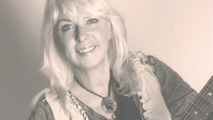 Live Musik mit Anne SeeYou