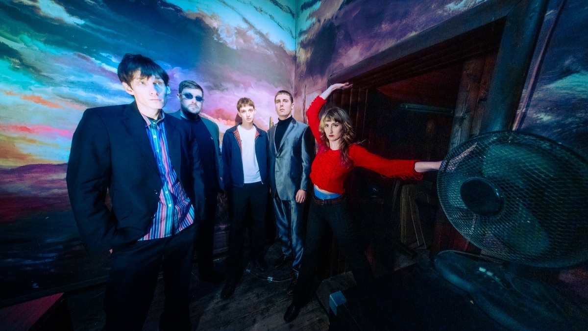 Lawn Chair + Städtische Manieren | Hamburg, Komet Musik Bar