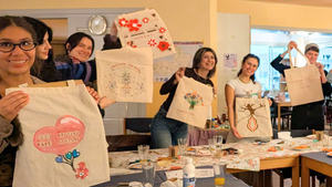 Creative Sunday: Tipsy Totes & Tunes