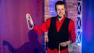 NIMM PLATZ - Zaubershow für die ganze Familie mit Connor Schlüter