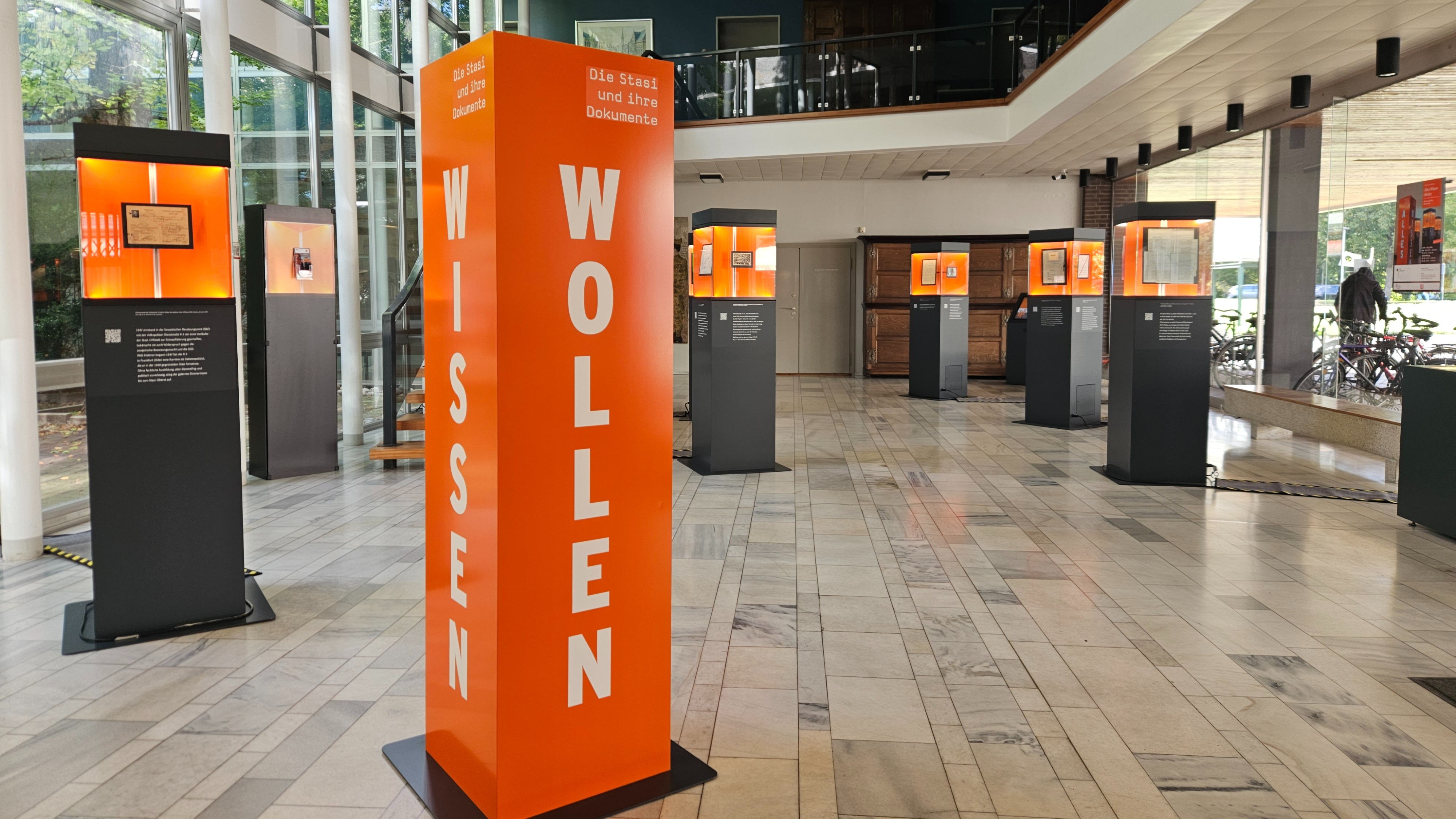 Alles Wissen Wollen - Die Stasi und ihre Dokumente