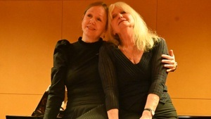 „Ein Tröpfchen Herzblut mit Rum“ - Chansonabend mit Helena & Annie
