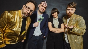 DEM PÖBEL ZUR FREUDE // Zu Gast: Giulia Becker