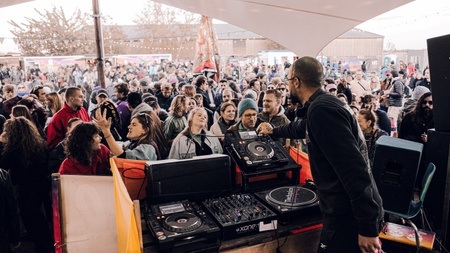 Day Rave ☀️🪩  REOPENING RAVE Neulich Biergarten am THF-Tower