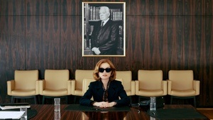 "Premiere": DIE REICHSTE FRAU DER WELT