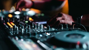 FEEL GOOD INC – Freestyle, Disco & Dance
