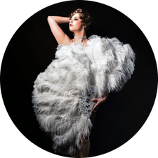 Classic Burlesque mit Elinor Divine