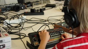 KlangwerkStadt @ ligeti zentrum: Synthesizer Workshop für Kinder